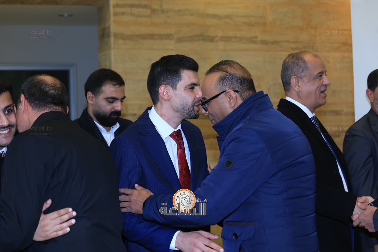 Madar Al-Saa Images 0.9381852488391011