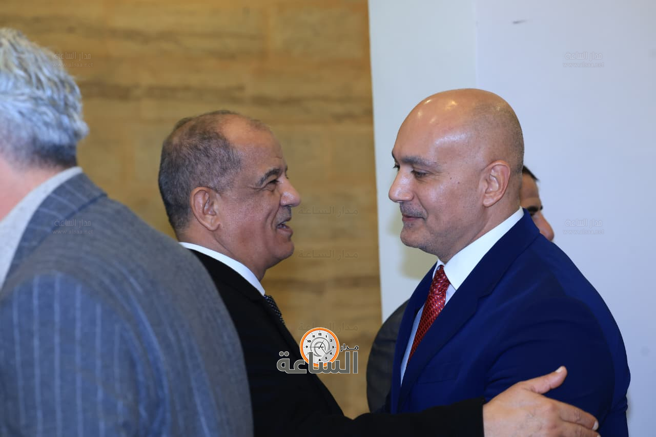 Madar Al-Saa Images 0.4532015429873978