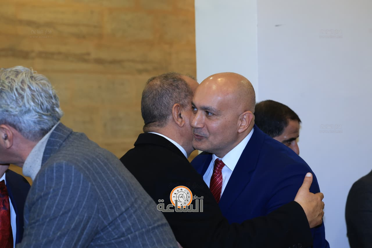 Madar Al-Saa Images 0.598549107171051