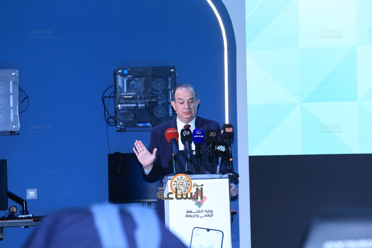 Madar Al-Saa Images 0.03827566914821623