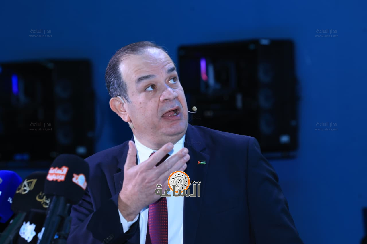 Madar Al-Saa Images 0.393298900097682