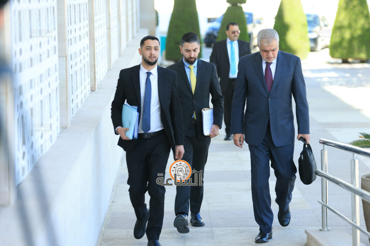 Madar Al-Saa Images 0.4598234152074563