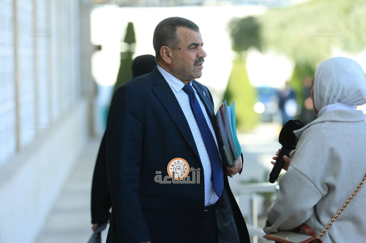 Madar Al-Saa Images 0.5440936576763452