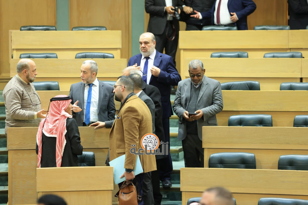 Madar Al-Saa Images 0.8406090325559702