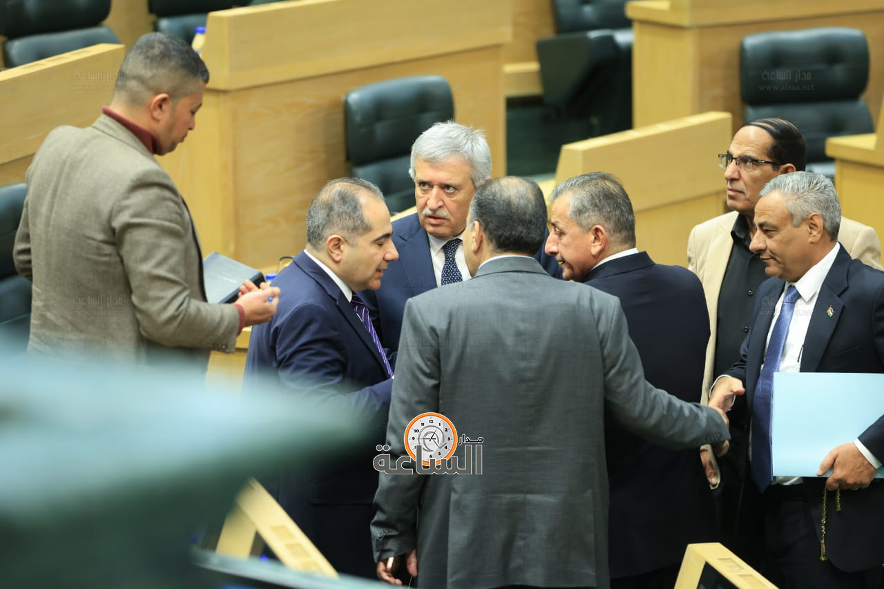 Madar Al-Saa Images 0.13016396109141604