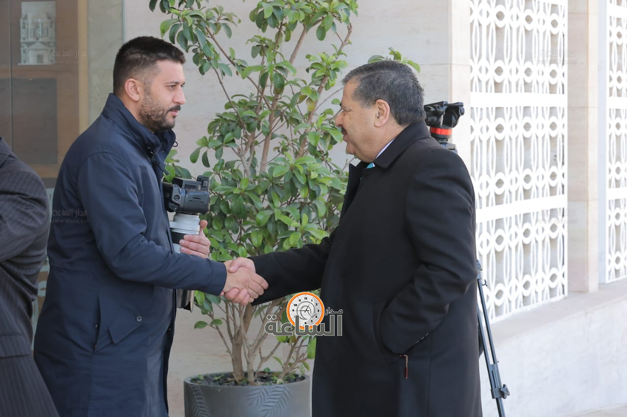 Madar Al-Saa Images 0.1972246745645676