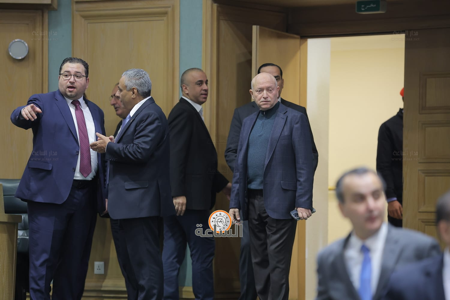 Madar Al-Saa Images 0.7387527736606084