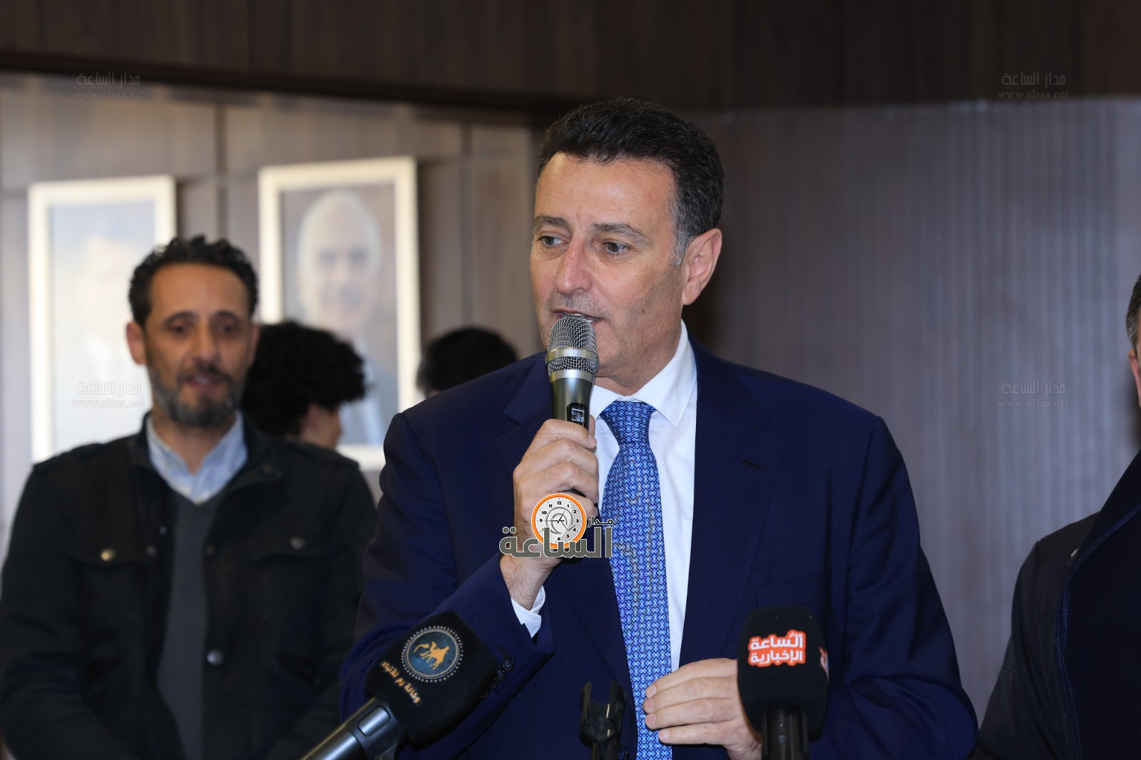 Madar Al-Saa Images 0.923006735536998