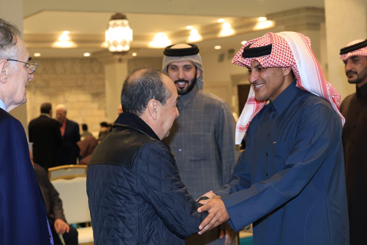 Madar Al-Saa Images 0.402164516393379