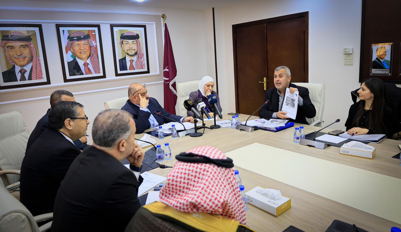 Madar Al-Saa Images 0.038416727405261364