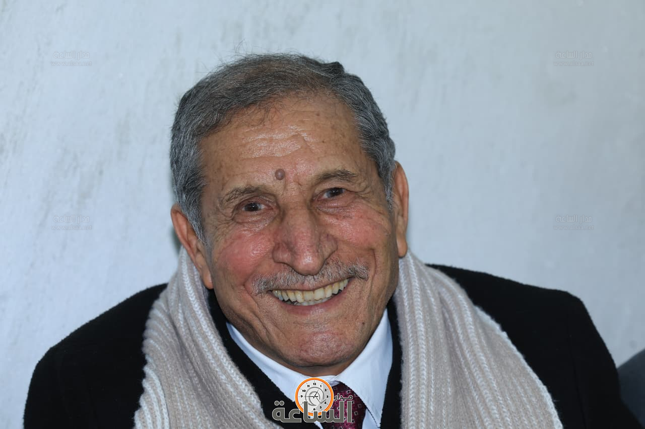 Madar Al-Saa Images 0.9901354643654748