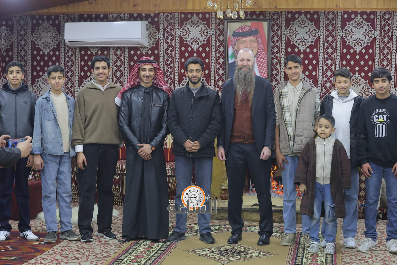 Madar Al-Saa Images 0.6958178111205316