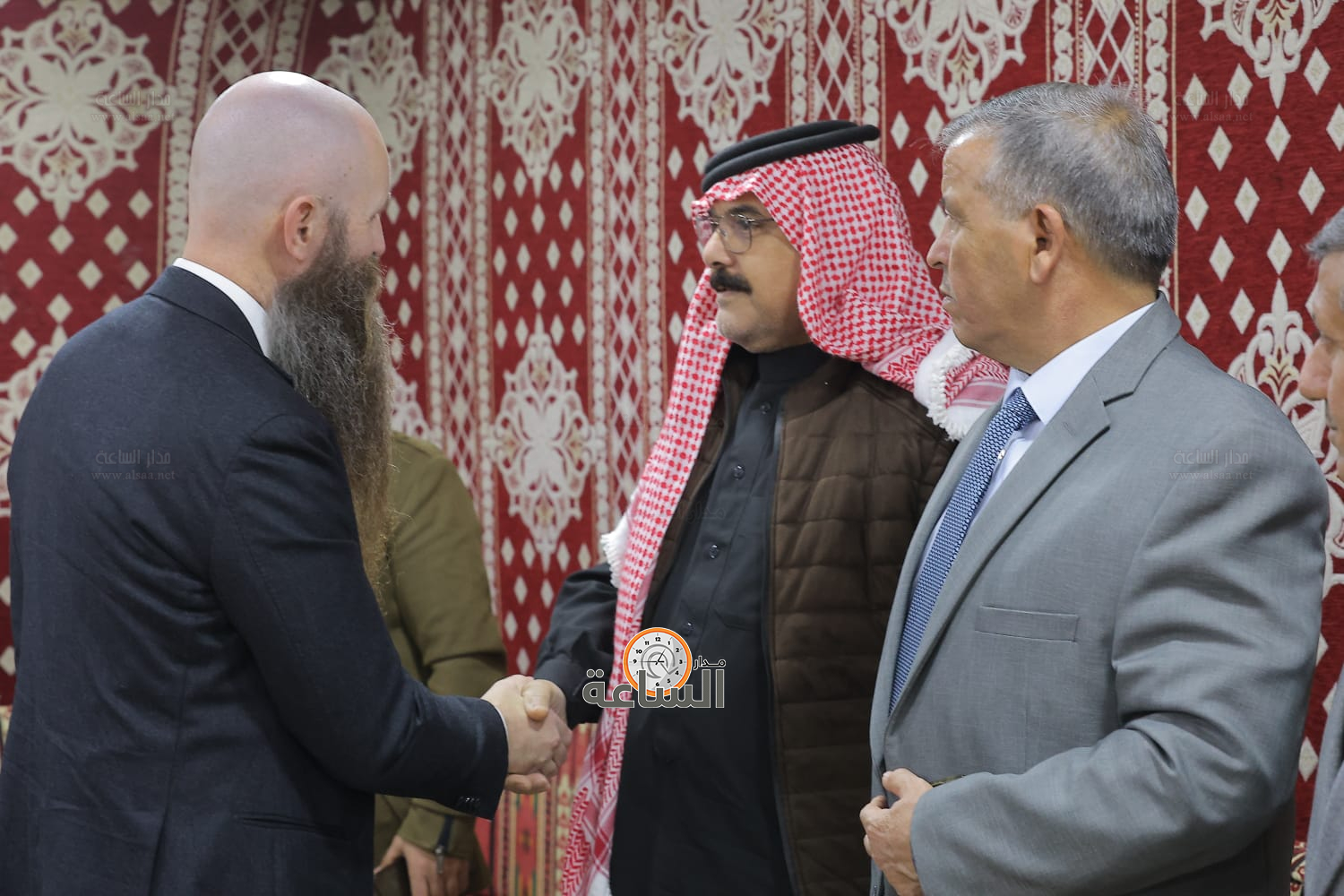 Madar Al-Saa Images 0.46104724845532397