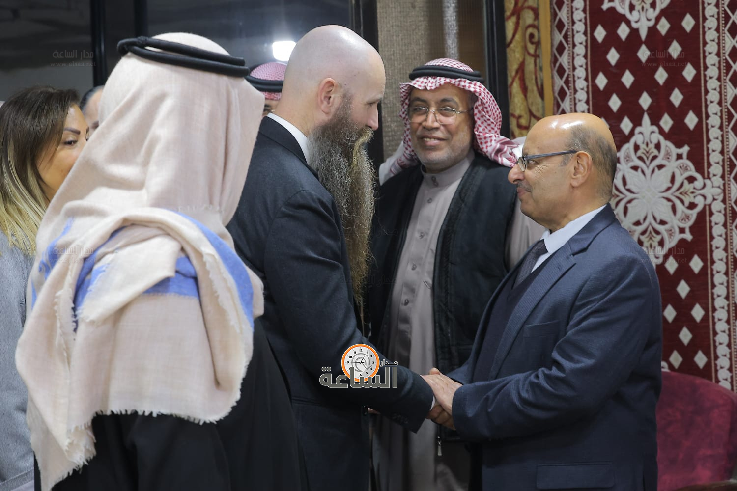 Madar Al-Saa Images 0.4042899647834889