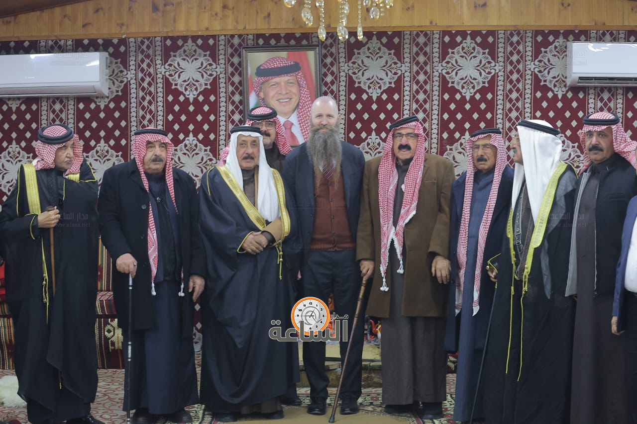 Madar Al-Saa Images 0.10021628624945356