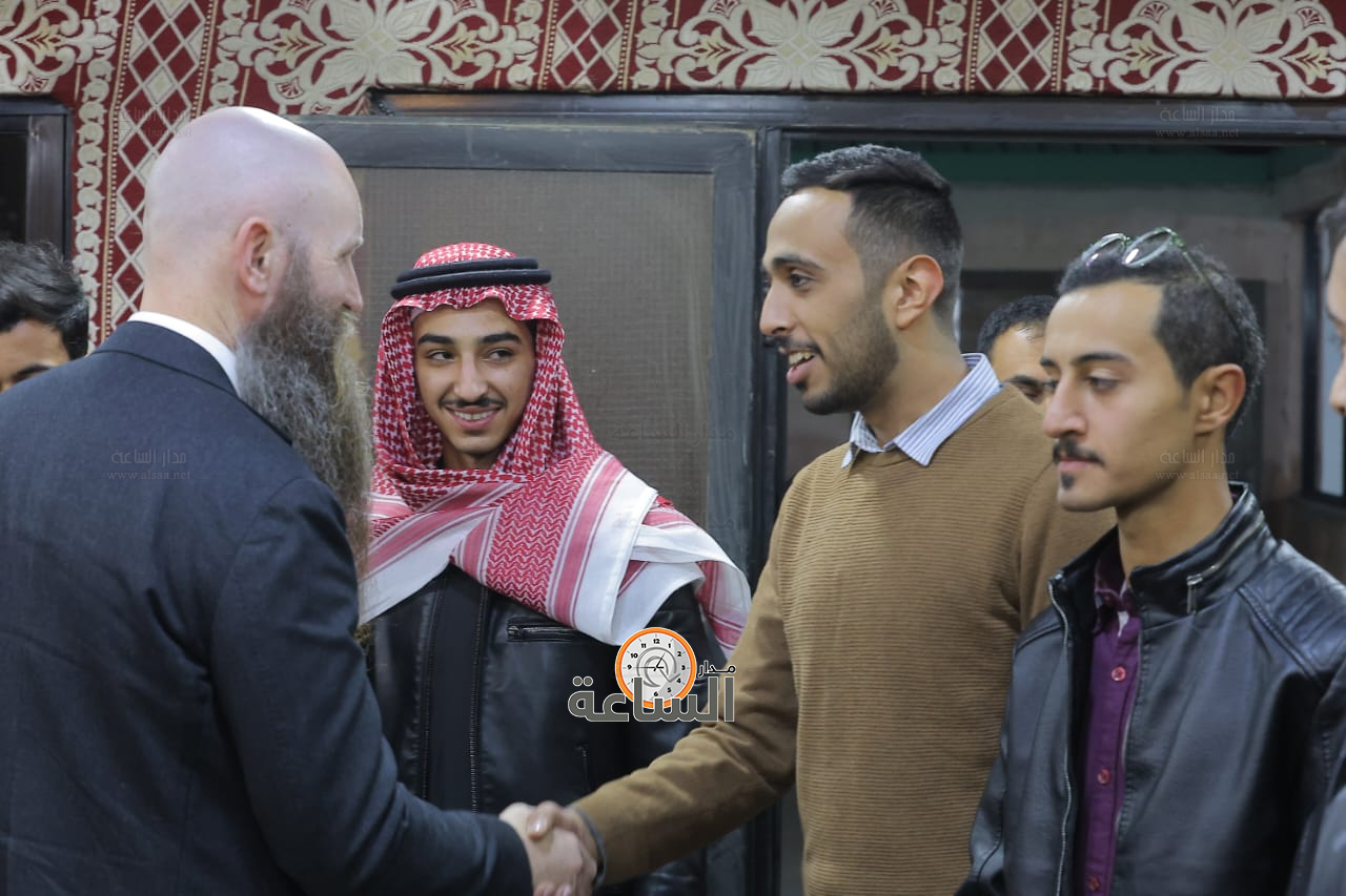 Madar Al-Saa Images 0.7073336498593609