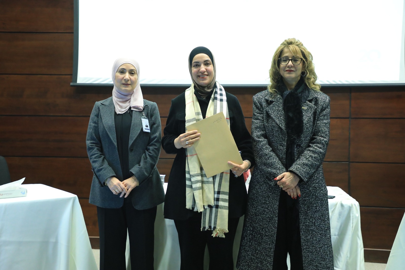 Madar Al-Saa Images 0.5600945245609874