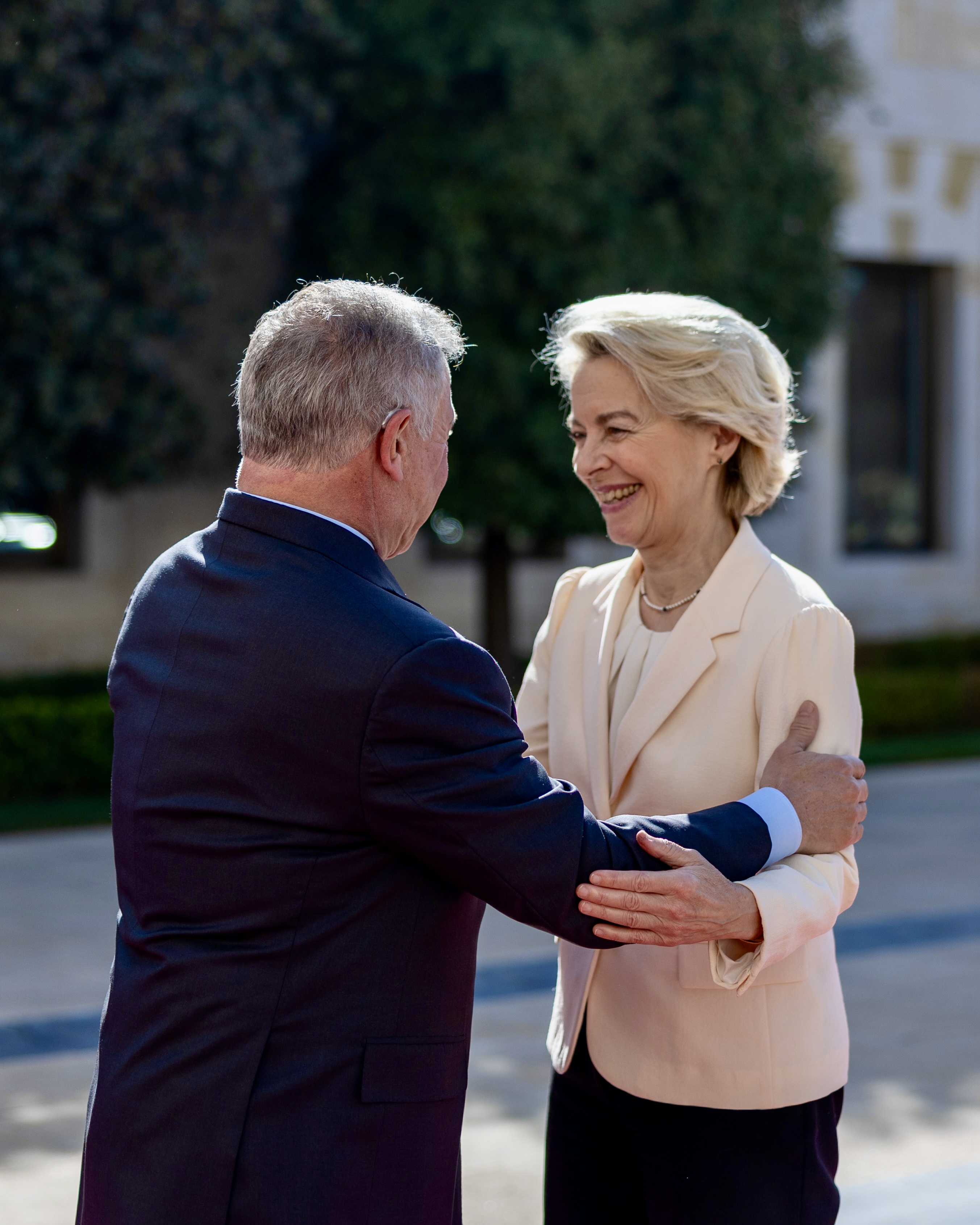 Madar Al-Saa Images 0.6479767022604589