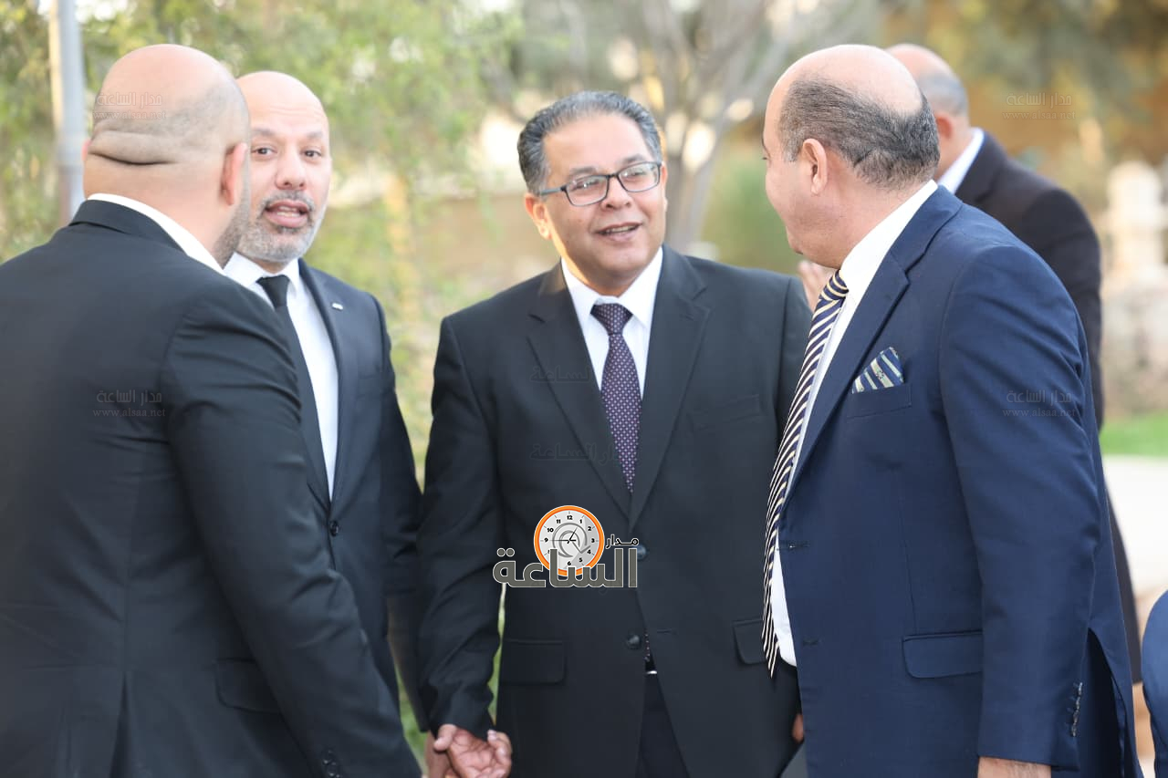 Madar Al-Saa Images 0.3553120936033407