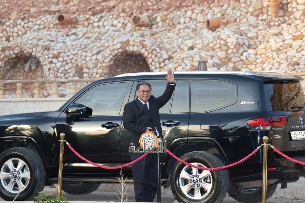 Madar Al-Saa Images 0.6074774772319862