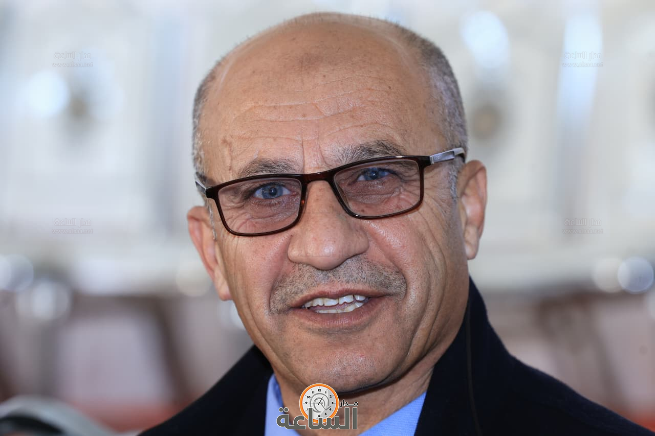 Madar Al-Saa Images 0.4835003149560697