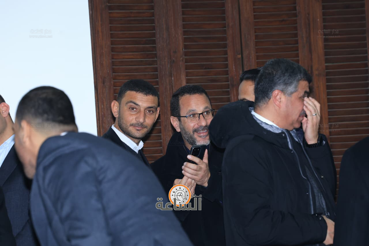 Madar Al-Saa Images 0.09753132809099929