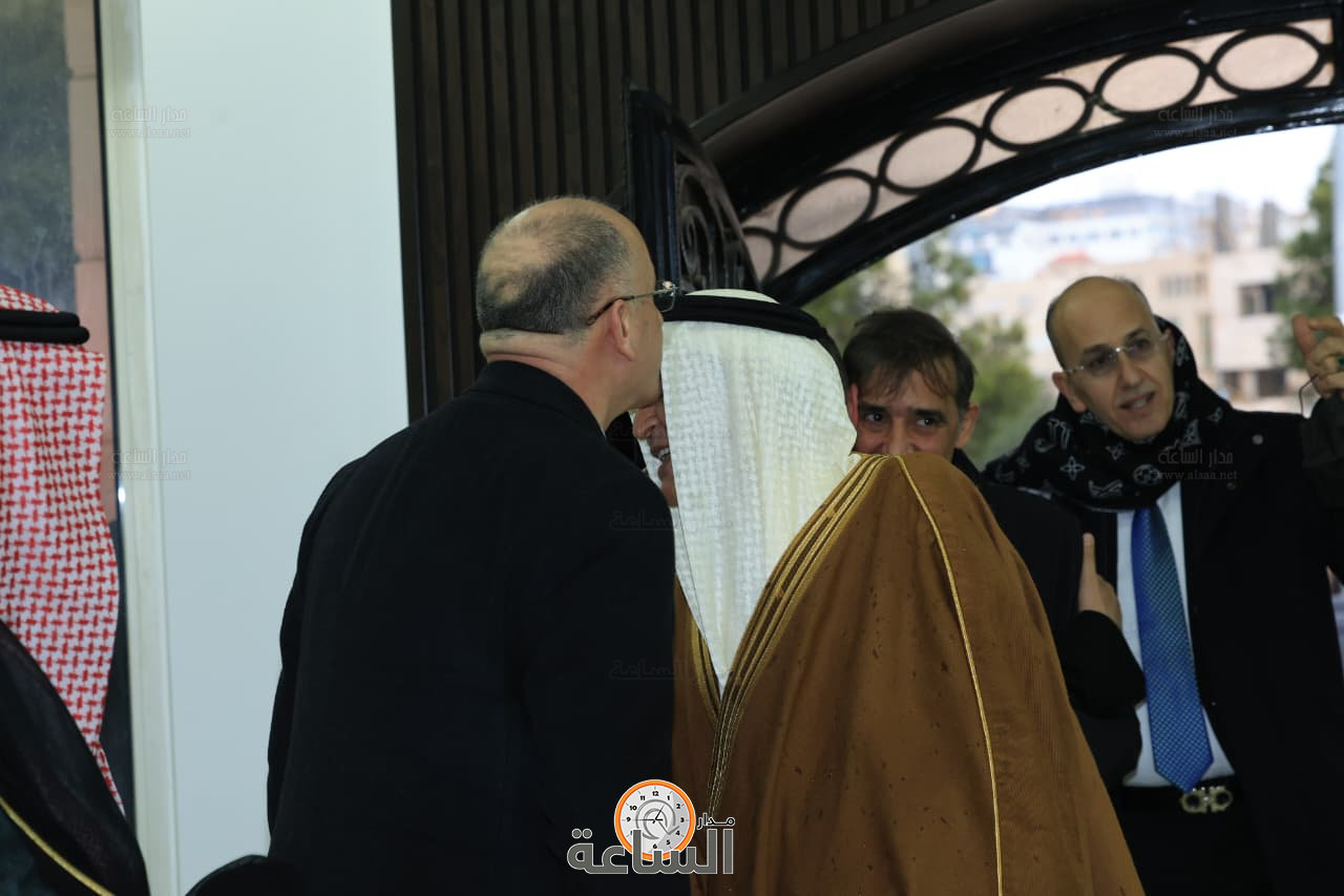 Madar Al-Saa Images 0.5626421569427269