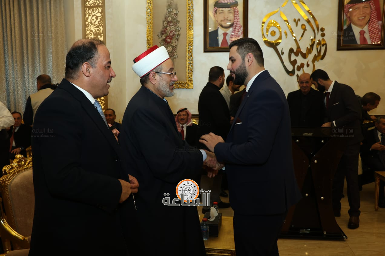 Madar Al-Saa Images 0.18597589154672745