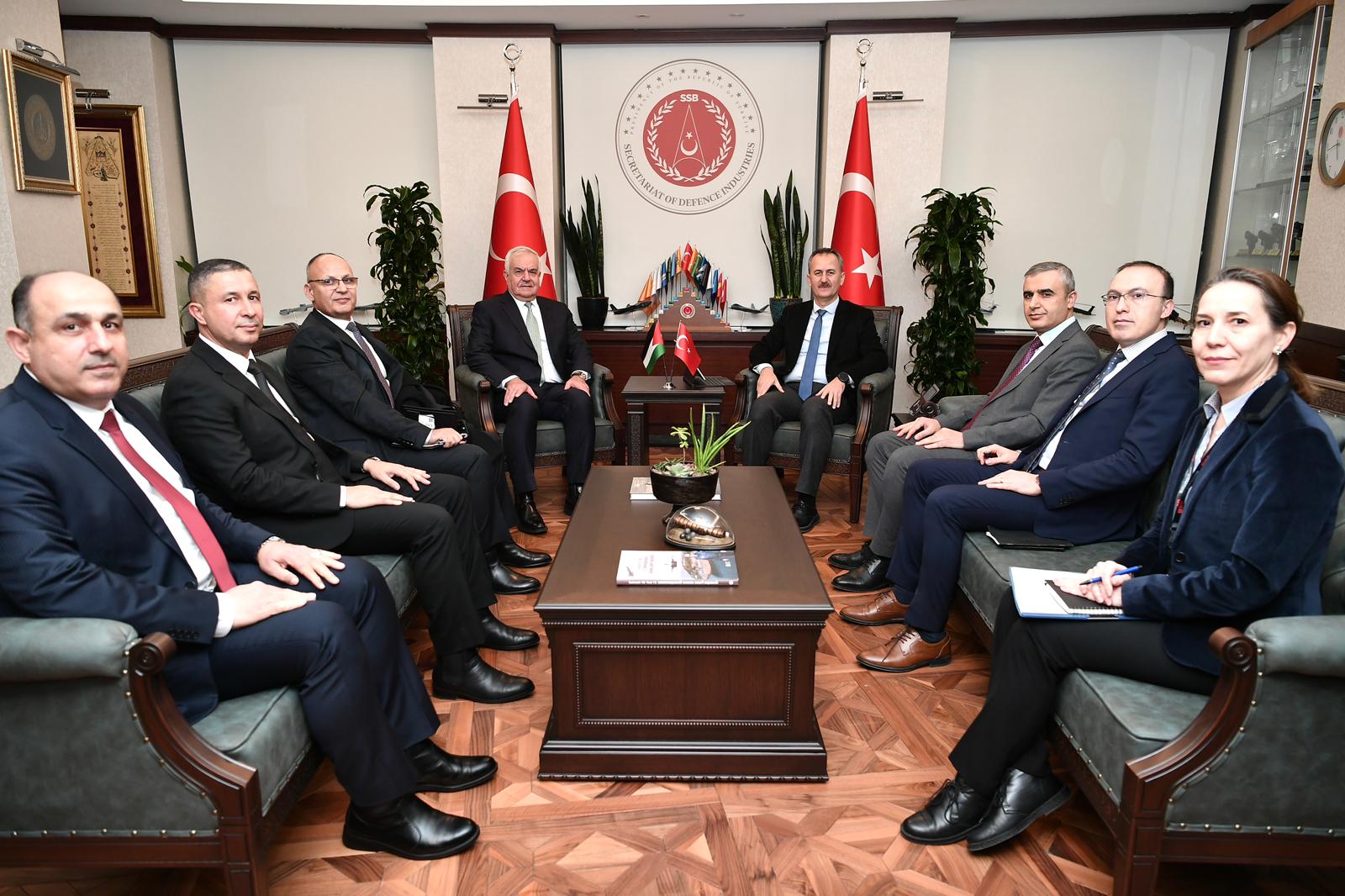 Madar Al-Saa Images 0.4957156501356663