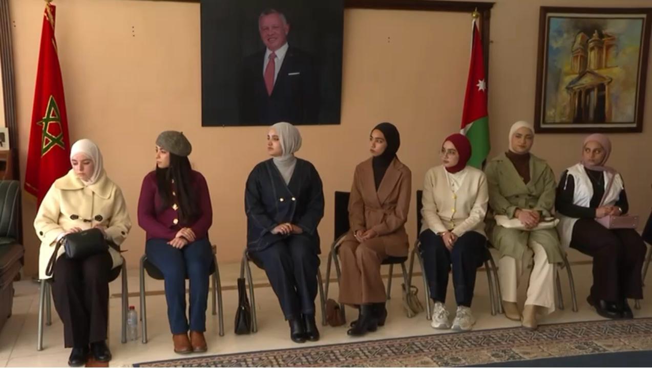 Madar Al-Saa Images 0.9248053103223031