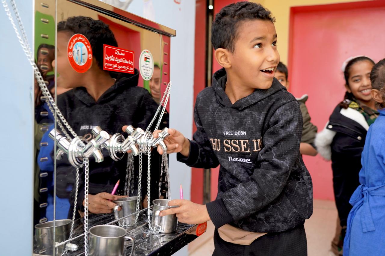 Madar Al-Saa Images 0.4566431221372327