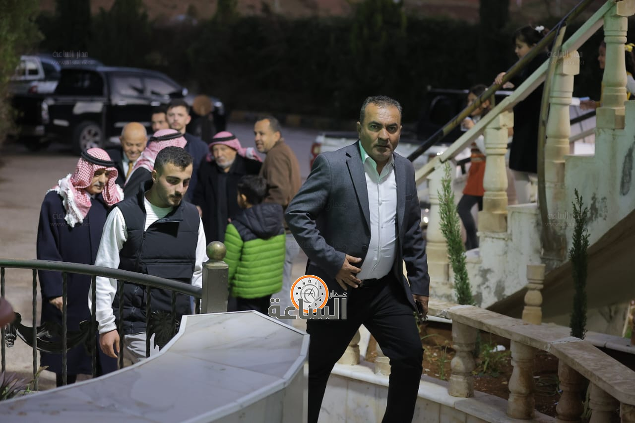 Madar Al-Saa Images 0.5619756205640869