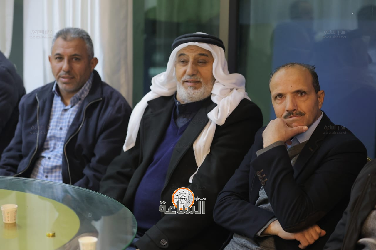 Madar Al-Saa Images 0.8994085630689519