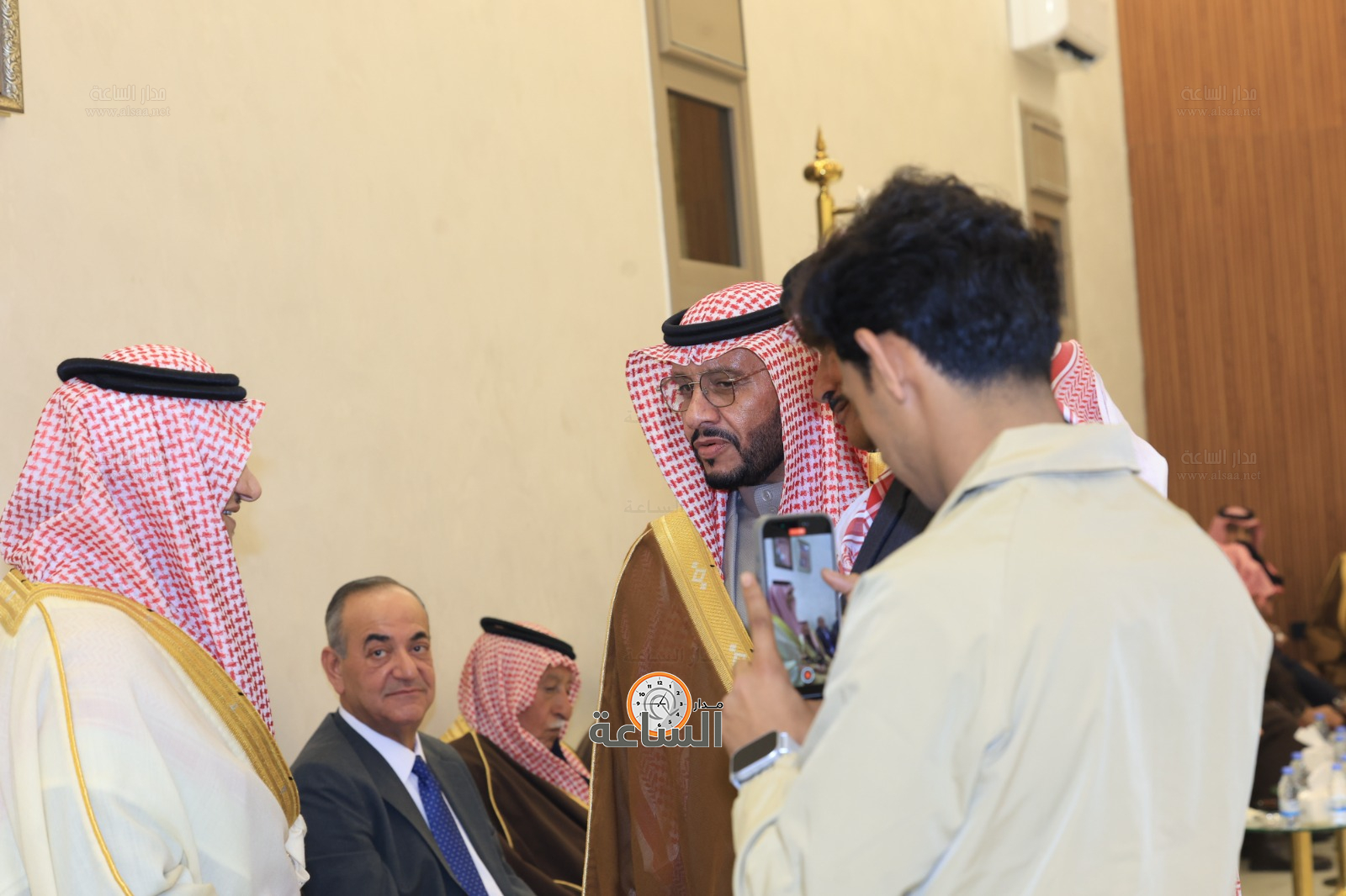 Madar Al-Saa Images 0.7175976200034135