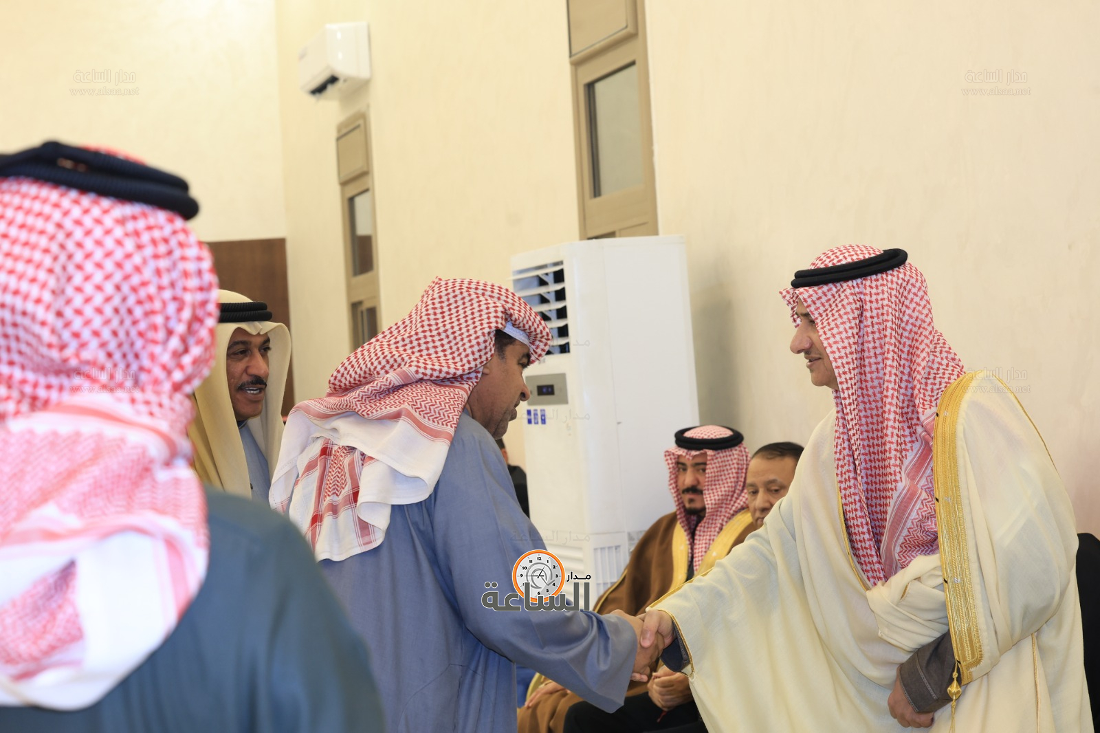 Madar Al-Saa Images 0.004301224577130336