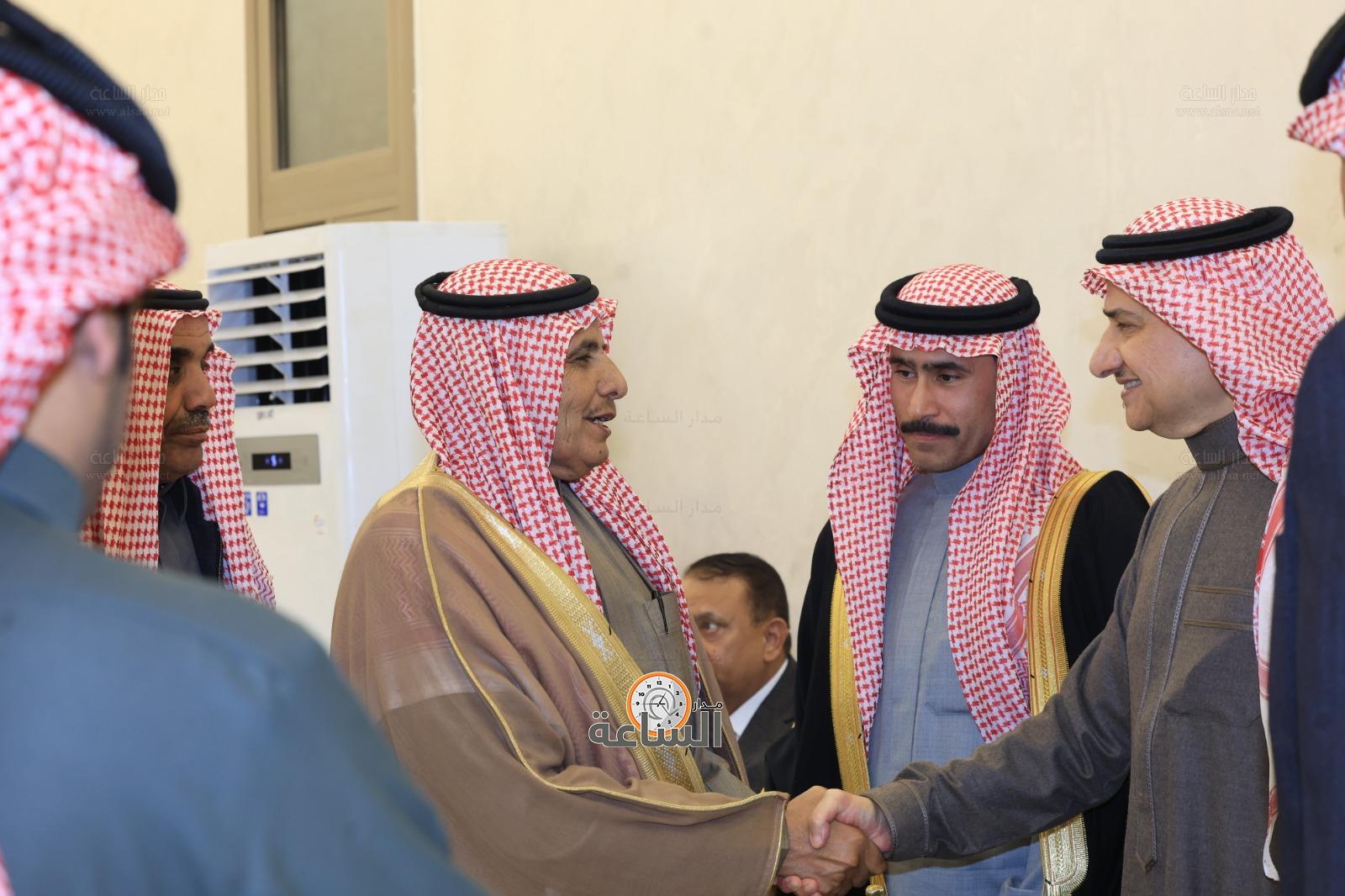 Madar Al-Saa Images 0.9810171301304235