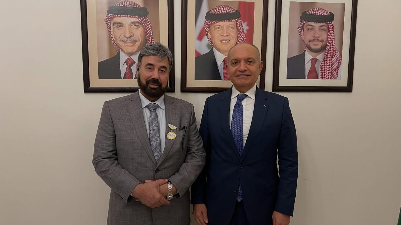 Madar Al-Saa Images 0.9410691094691322