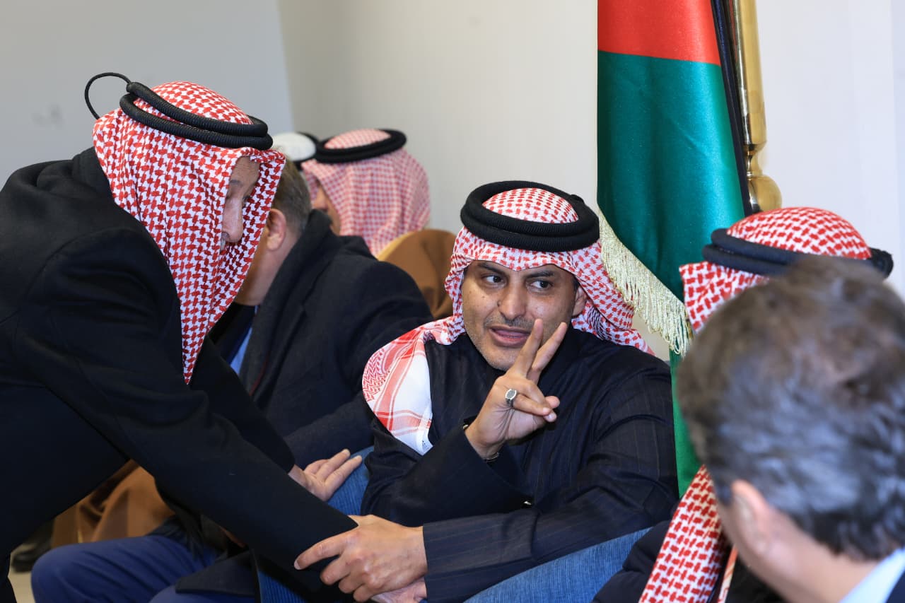 Madar Al-Saa Images 0.6439315110273409