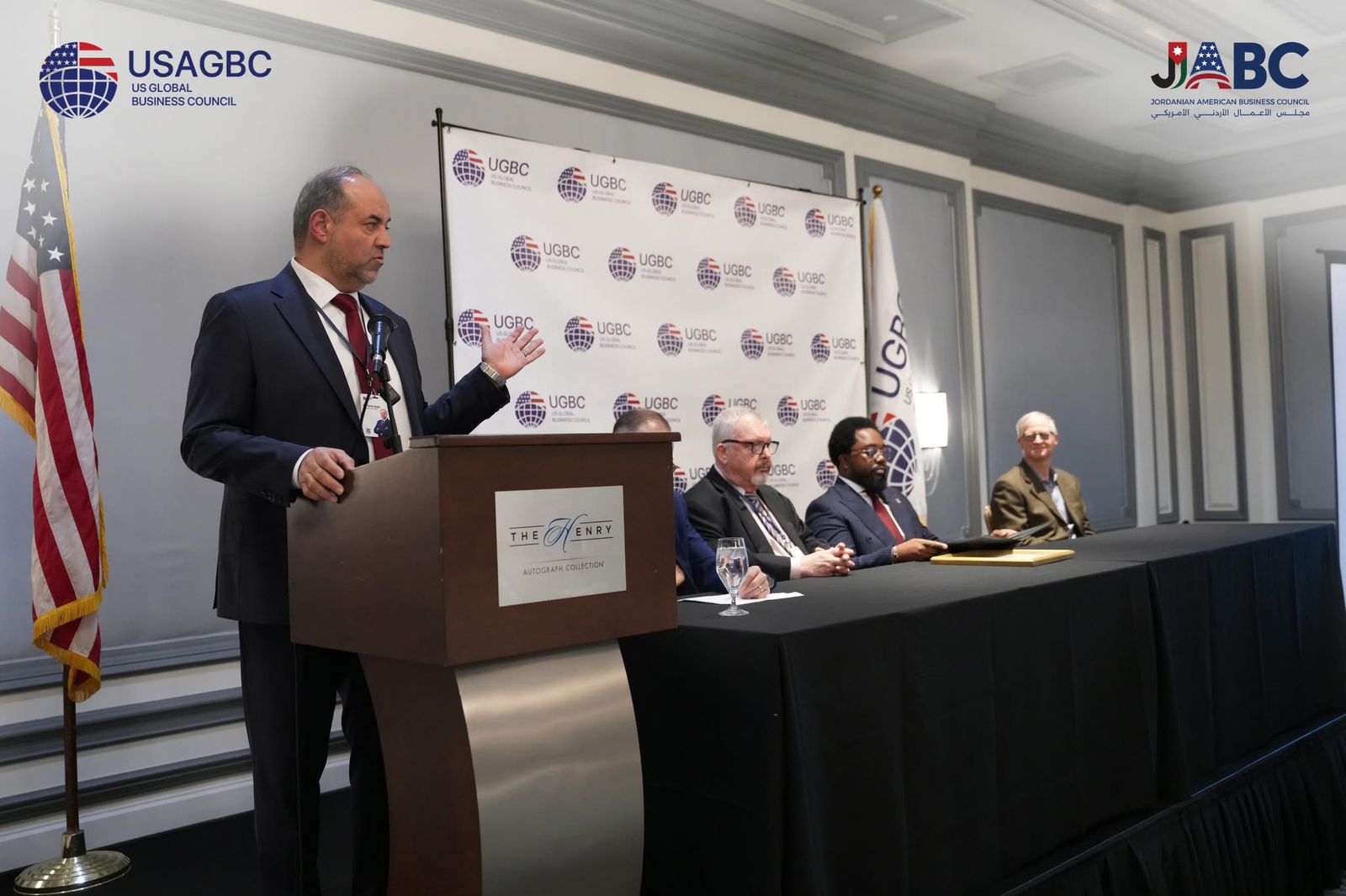 Madar Al-Saa Images 0.8045424178333762