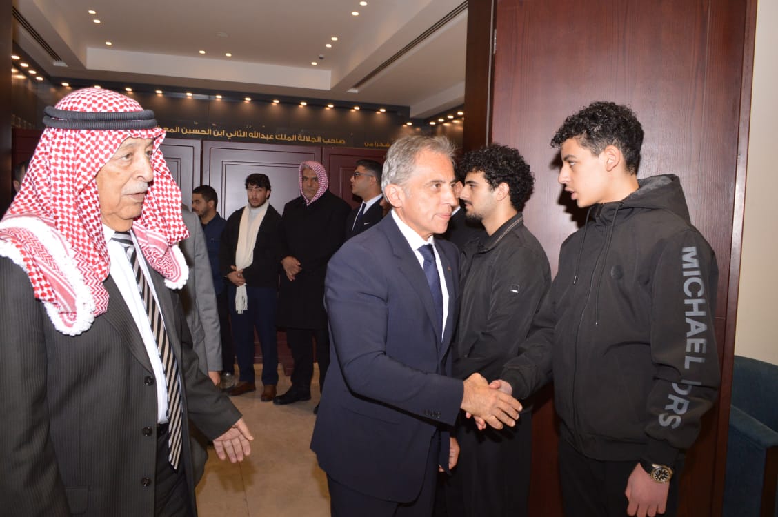 Madar Al-Saa Images 0.8564049661590152