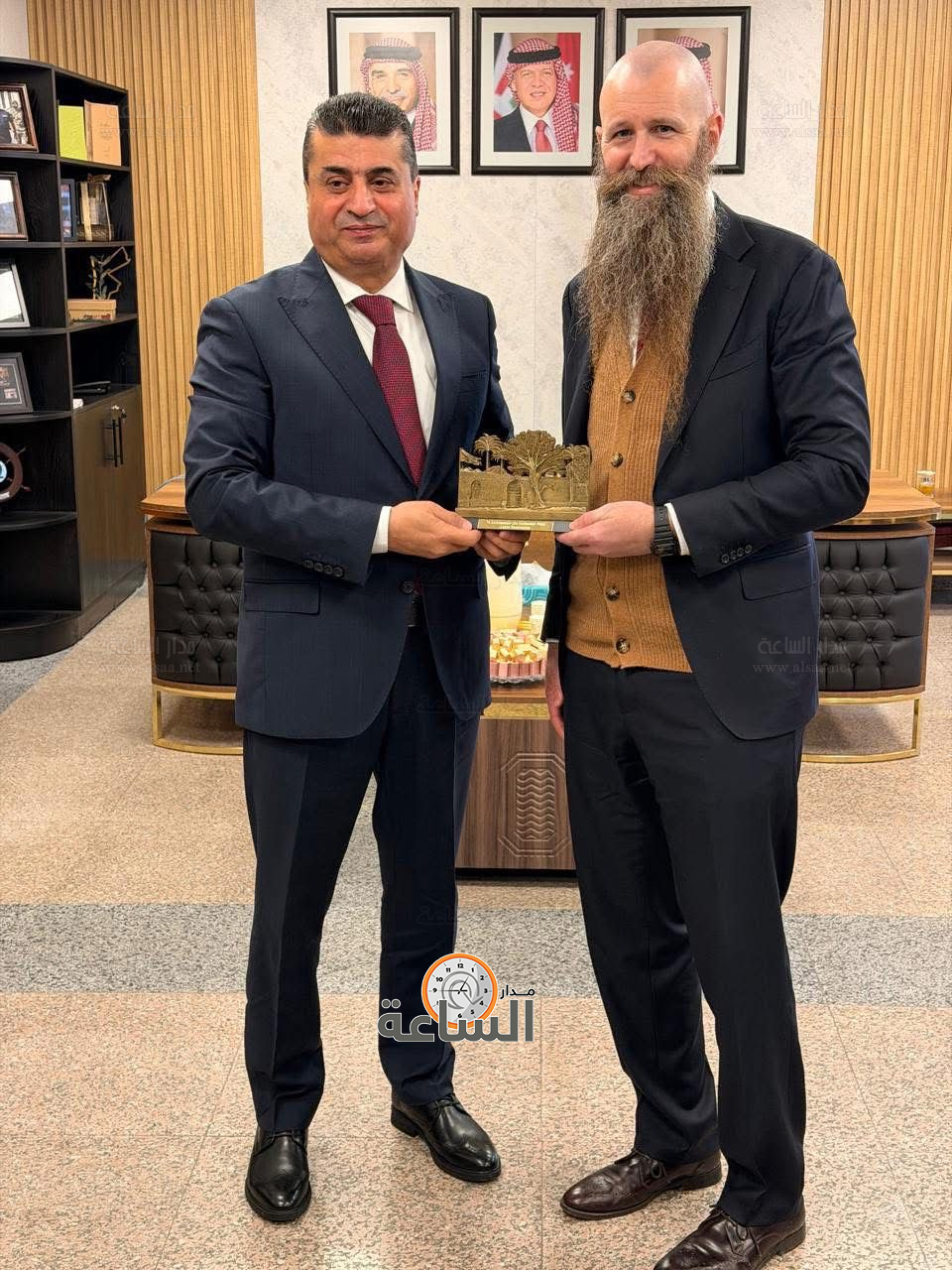 Madar Al-Saa Images 0.9769484380505321