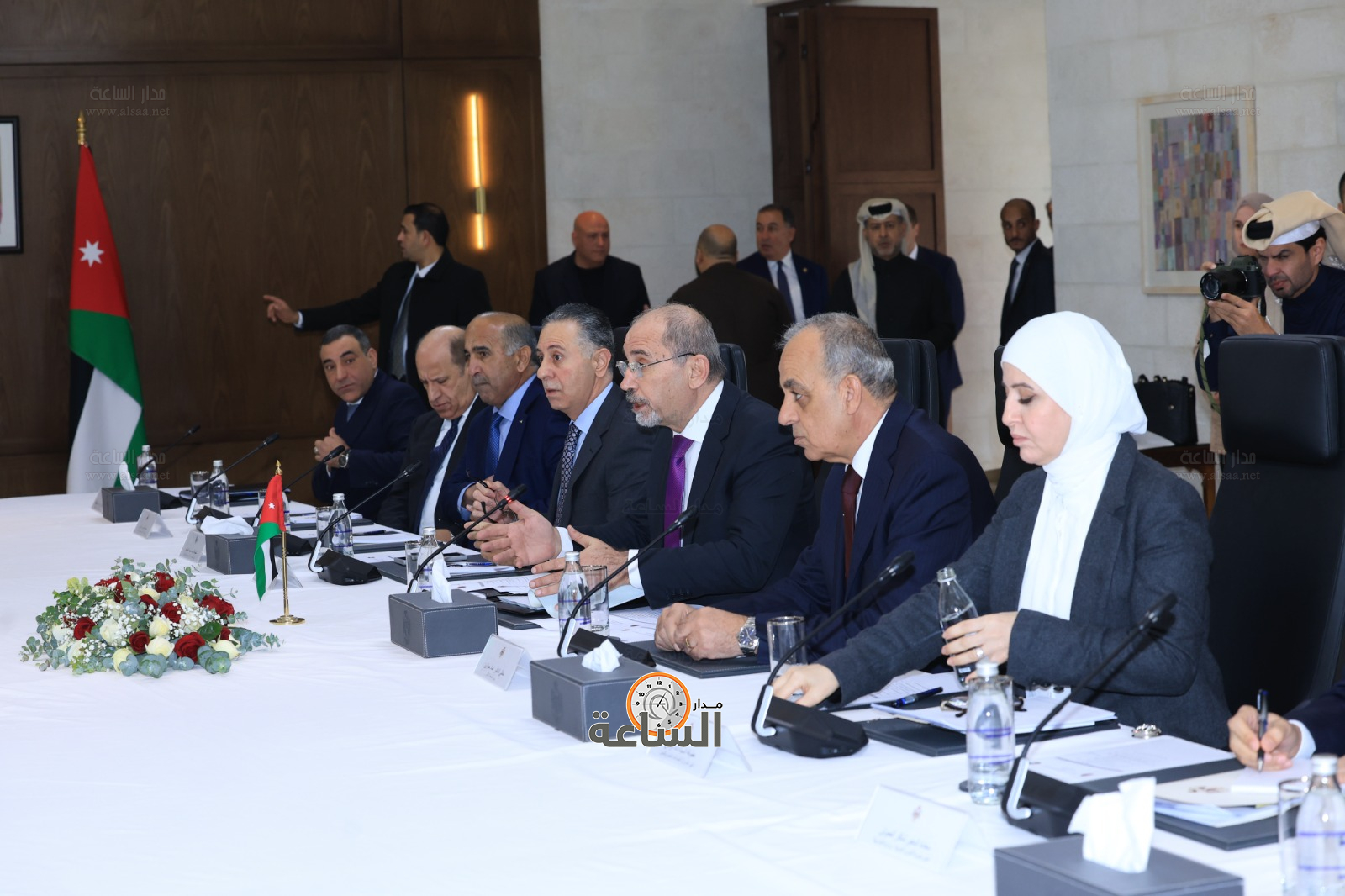 Madar Al-Saa Images 0.8003470679716722