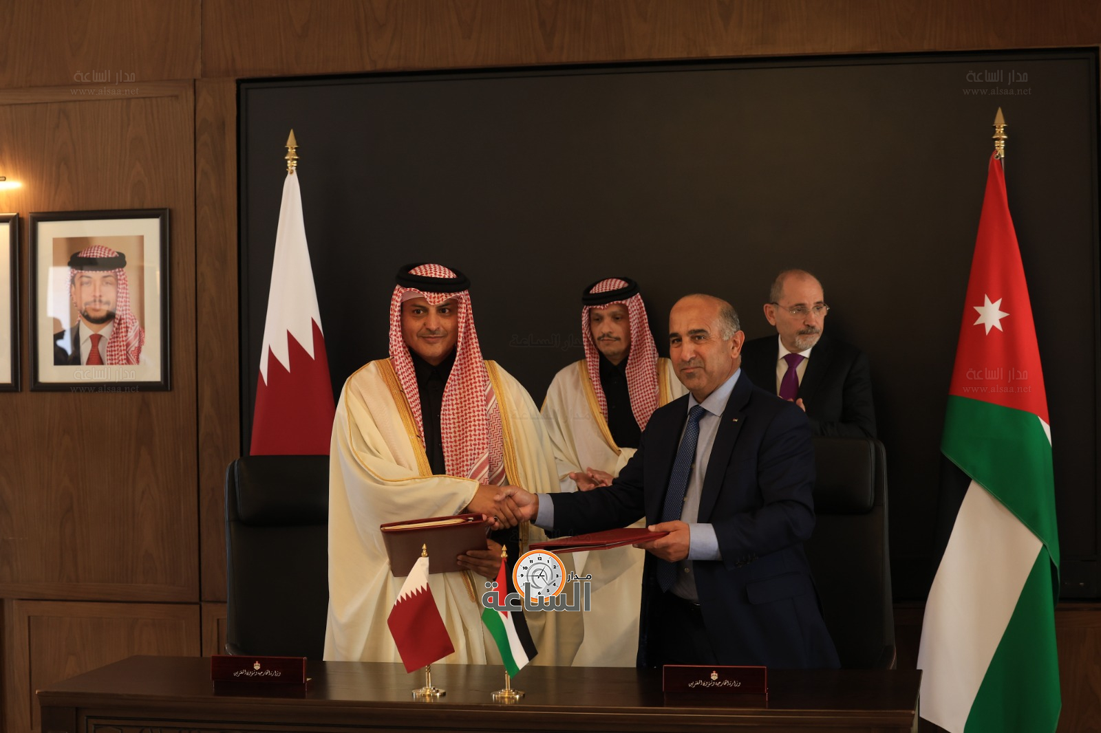 Madar Al-Saa Images 0.12684229972922723