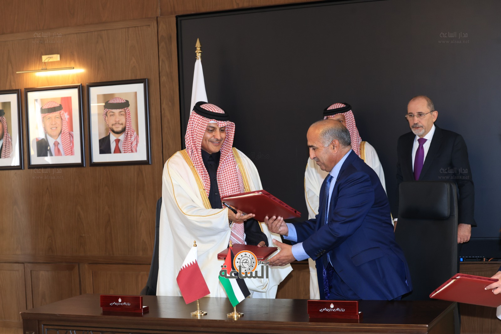 Madar Al-Saa Images 0.18024433268272633