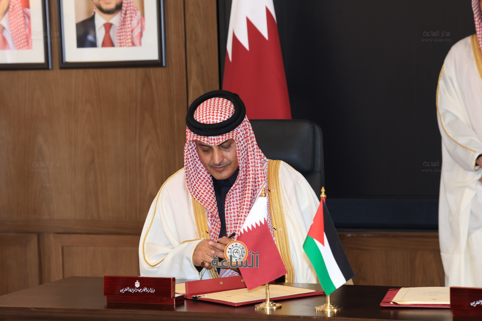 Madar Al-Saa Images 0.9567076882745362