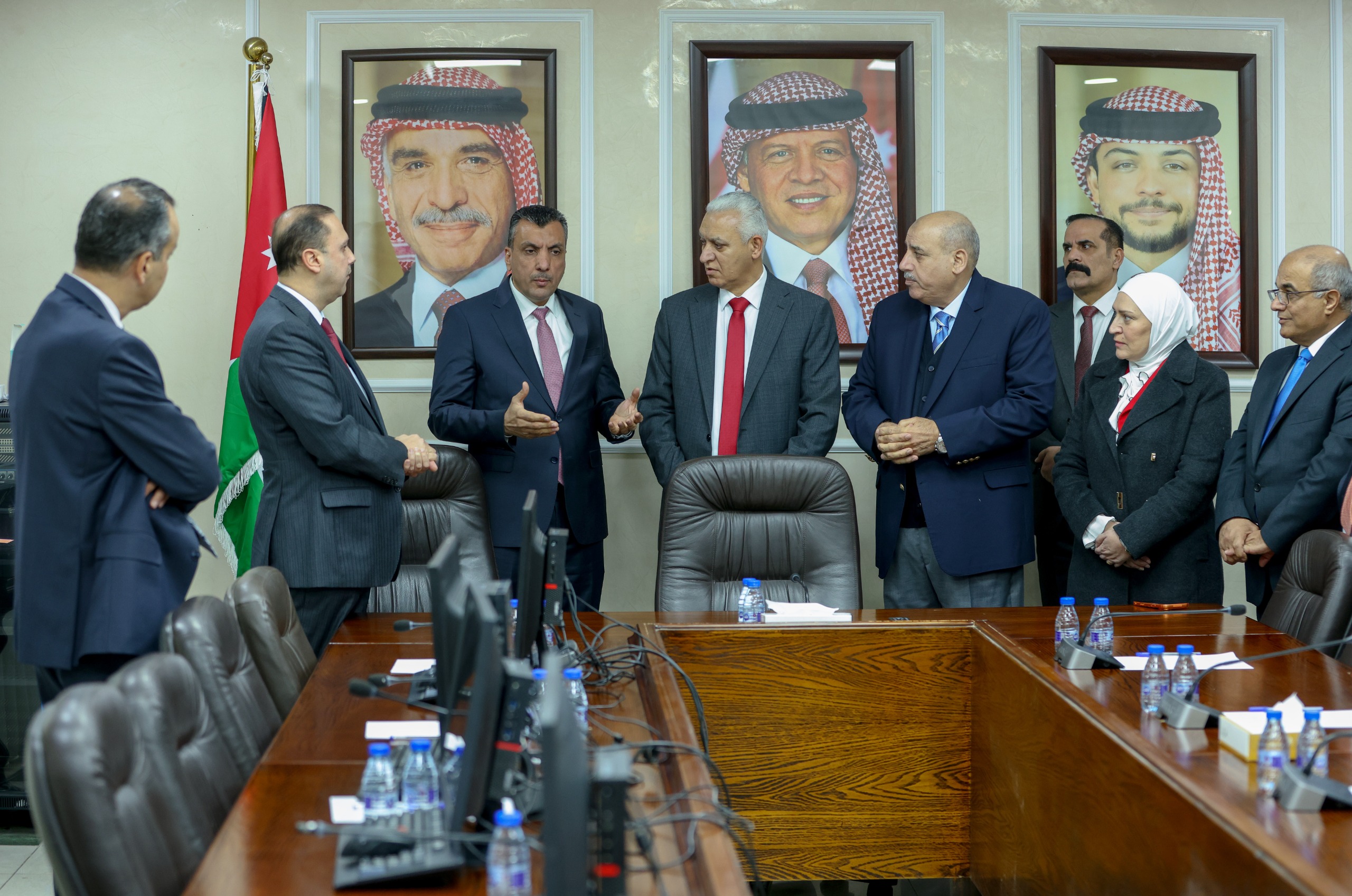 Madar Al-Saa Images 0.8163202259384512