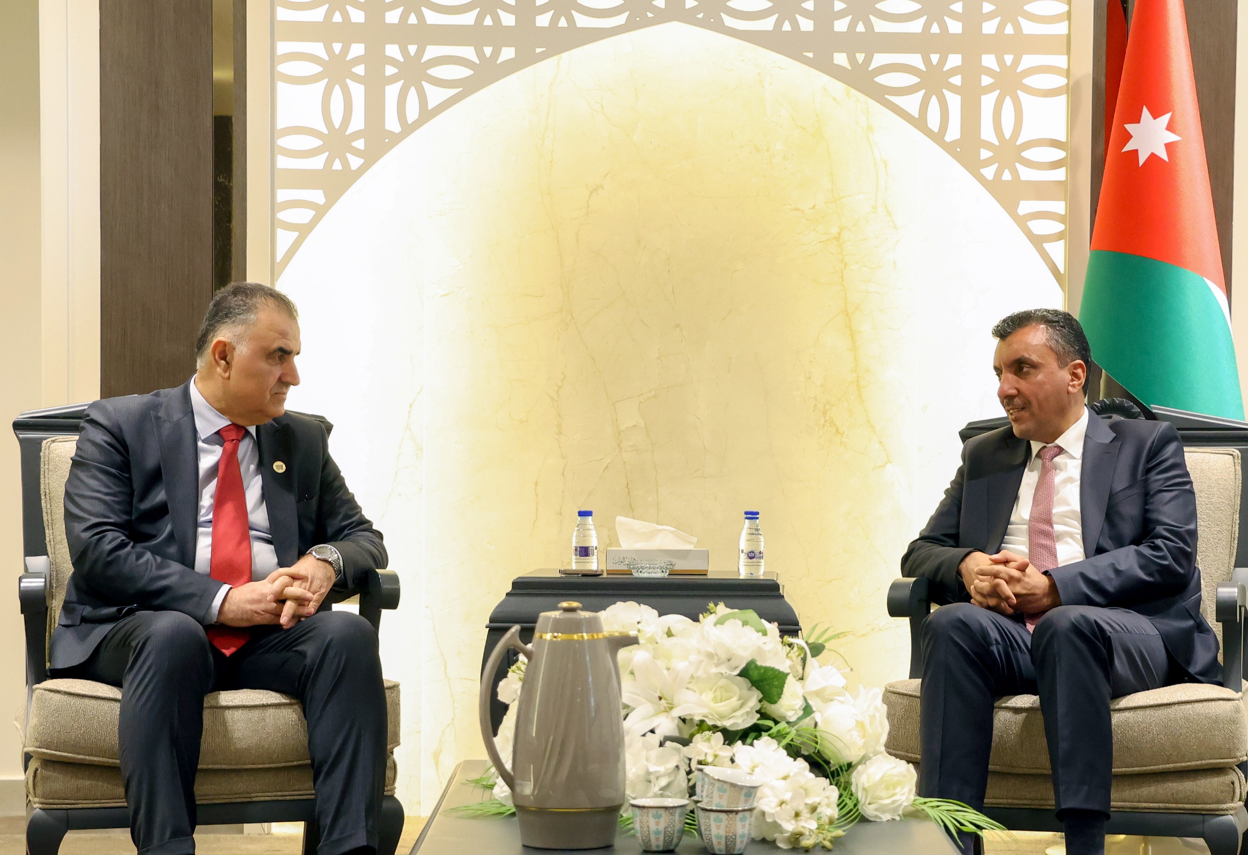 Madar Al-Saa Images 0.19640104925219048