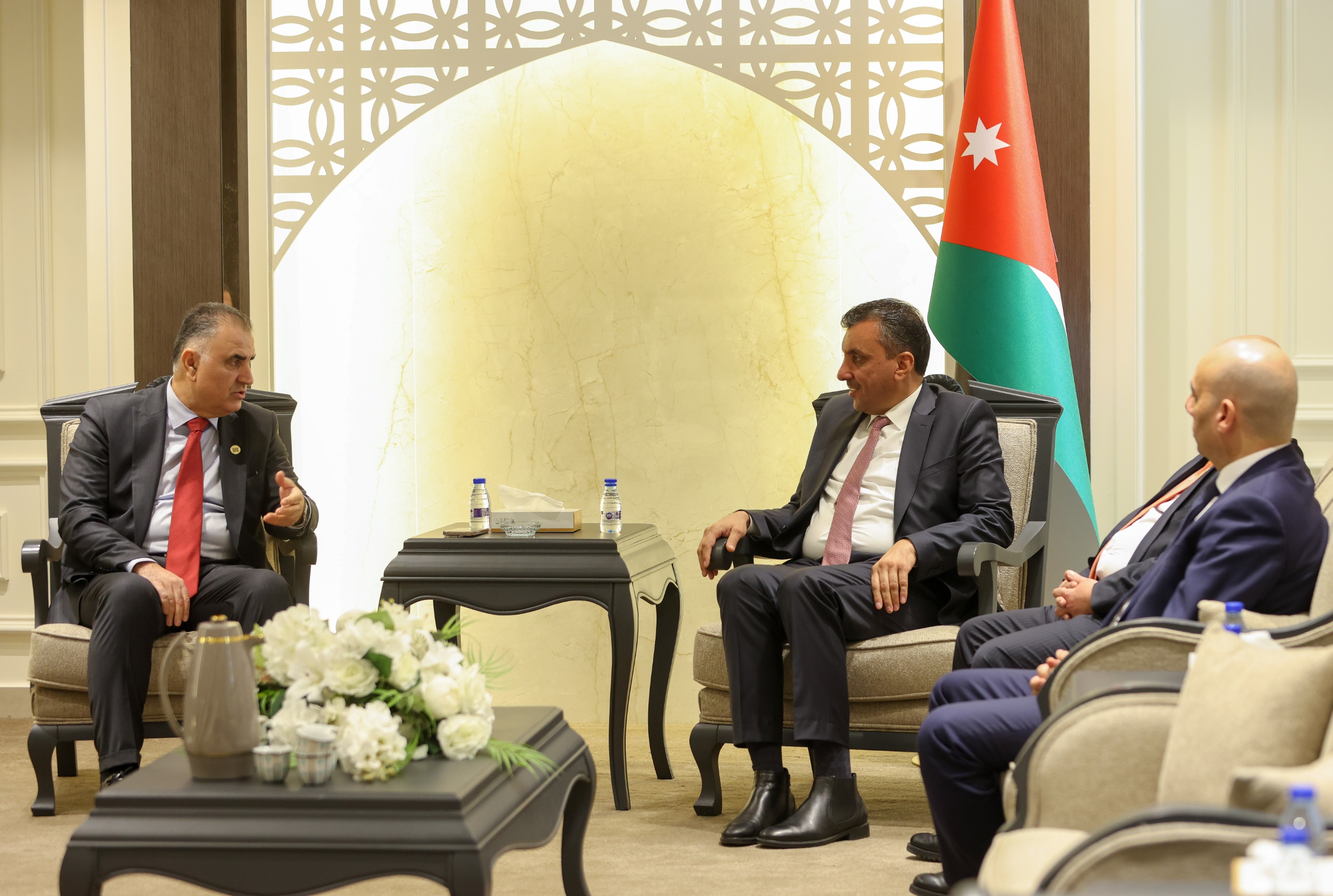 Madar Al-Saa Images 0.7069439226737848