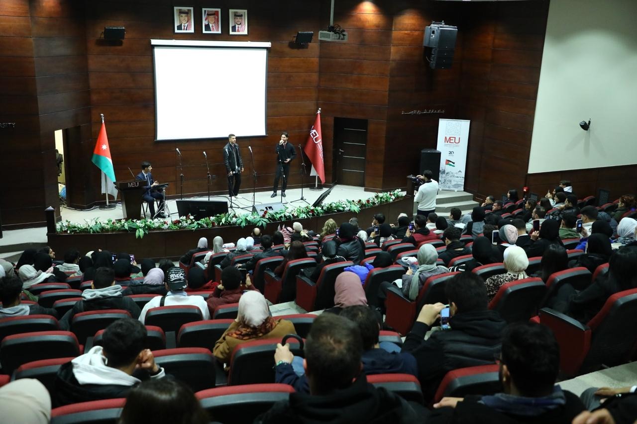 Madar Al-Saa Images 0.4866818109112464