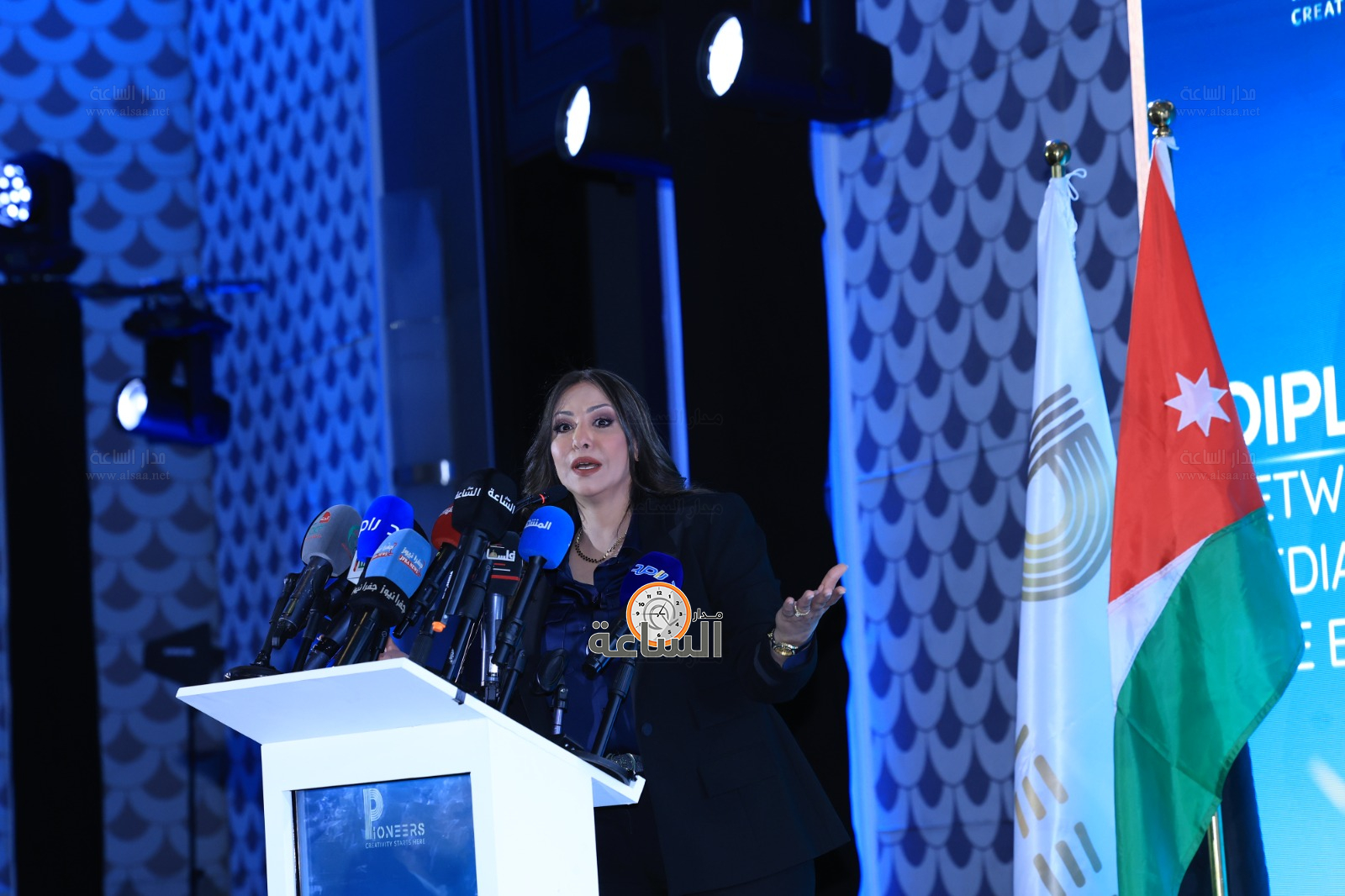 Madar Al-Saa Images 0.9815399210015895